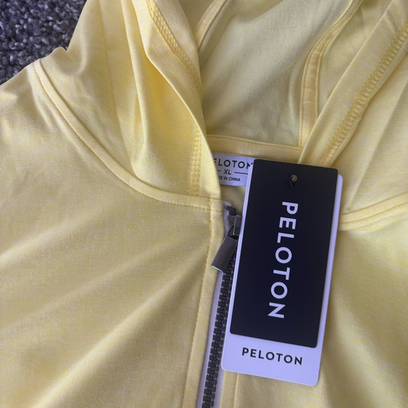 Peloton Yellow Workout Set - Picture 3 of 6